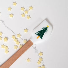 Load image into Gallery viewer, Nutcracker Set of 2 Baking Spatulas.