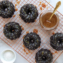 Load image into Gallery viewer, Nordicware Swirl Bundlette® Pan