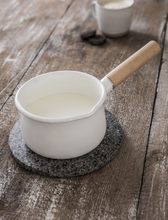 Load image into Gallery viewer, Garden Trading Enamel Milkpan