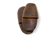 Load image into Gallery viewer, Leather Pot Grabs