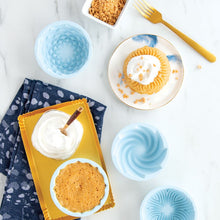 Load image into Gallery viewer, Nordicware Disney Frozen MicroMini Pans