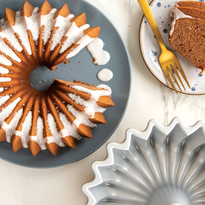 Nordic Ware Brilliance Bundtlette Nordic Ware Brilliance Bundtlette Pan, Cast Aluminium Mini Bundt