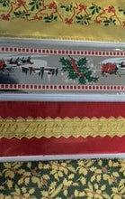 Load image into Gallery viewer, Christmas Cake Frill 36"