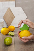 Load image into Gallery viewer, Flexi Zester /Yellow