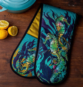 Oven Gloves Illustrated by Dollyhotdogs