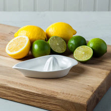 Load image into Gallery viewer, Citrus Lemon Juicer Mini White
