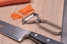 Load image into Gallery viewer, Arcos Steel Peeler /Straight
