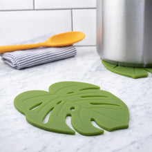 Load image into Gallery viewer, Trivet Silicone Monstera
