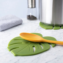 Load image into Gallery viewer, Trivet Silicone Monstera
