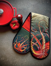 Load image into Gallery viewer, Oven Gloves Illustrated by Dollyhotdogs
